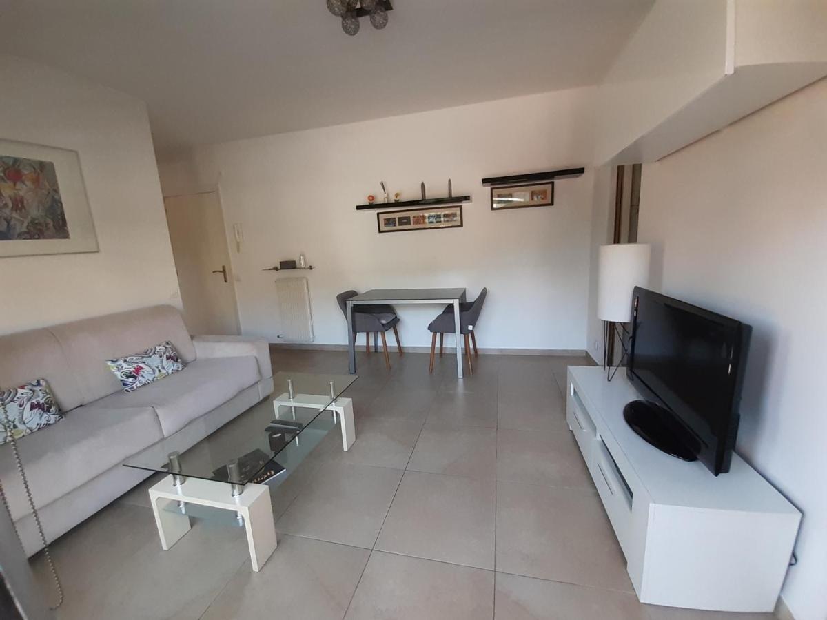 Joli Appartement Entre Menton Et Monaco Roquebrune-Cap-Martin Exteriör bild